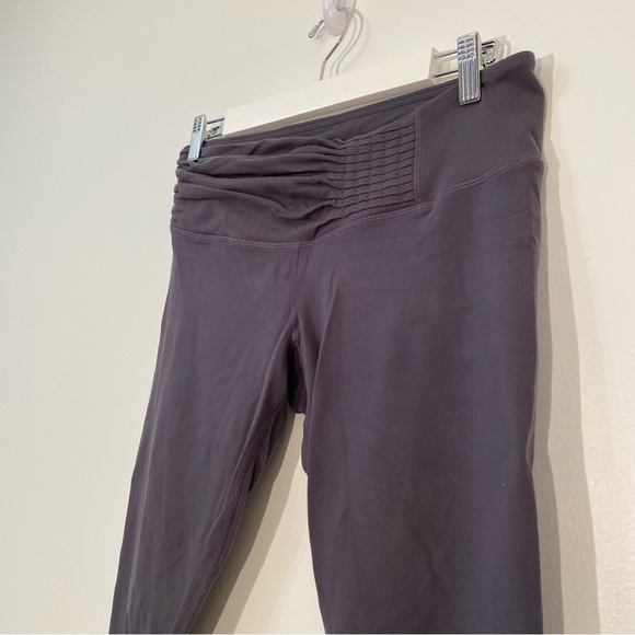 Lululemon grey low rise ruched leggings size 6 - Picture 3 of 11